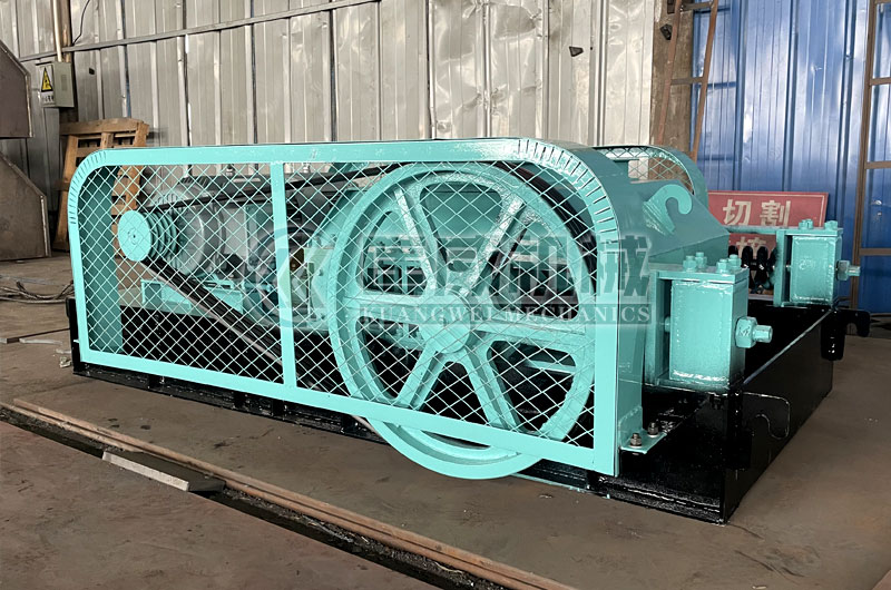小型皮帶傳動雙齒輥破碎機(jī) 小型皮帶傳動雙齒輥破碎機(jī)