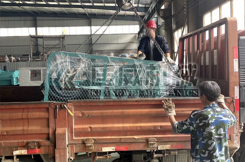 對輥制砂機發(fā)貨圖